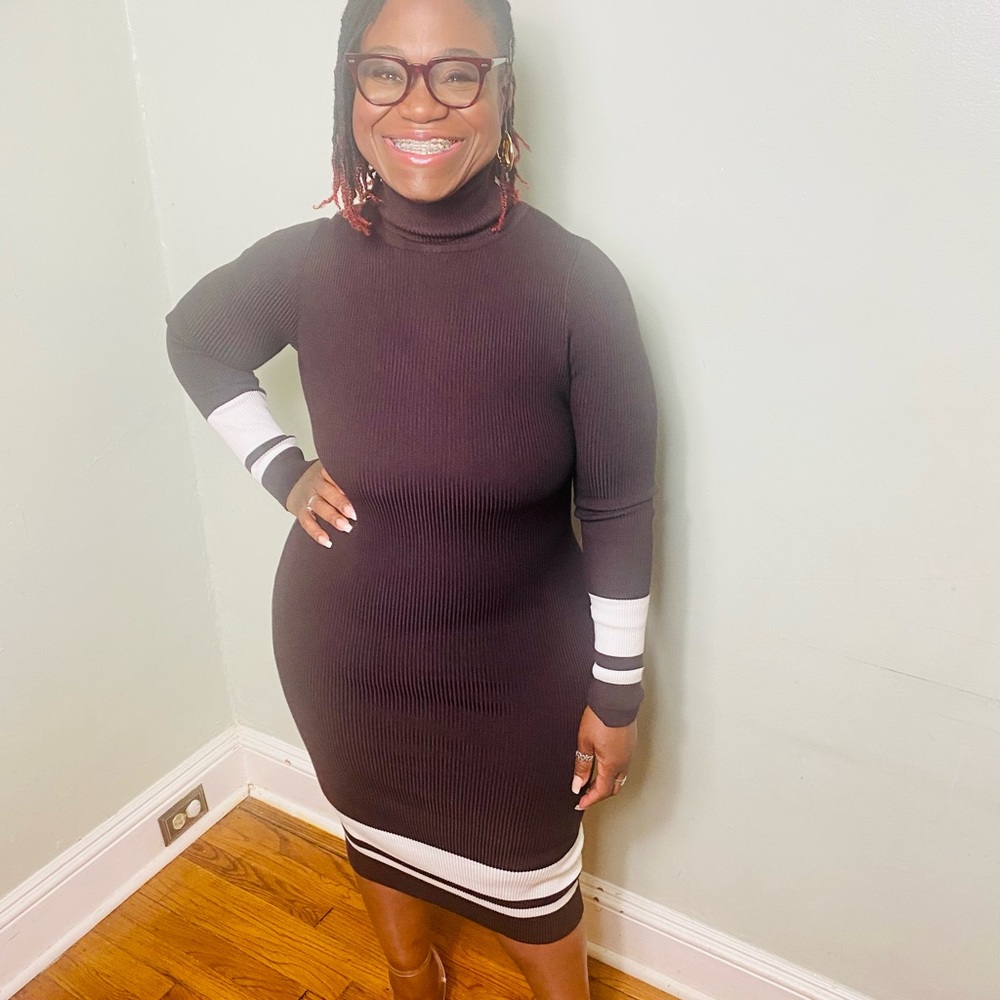 Brown and white body-con sweater Dress